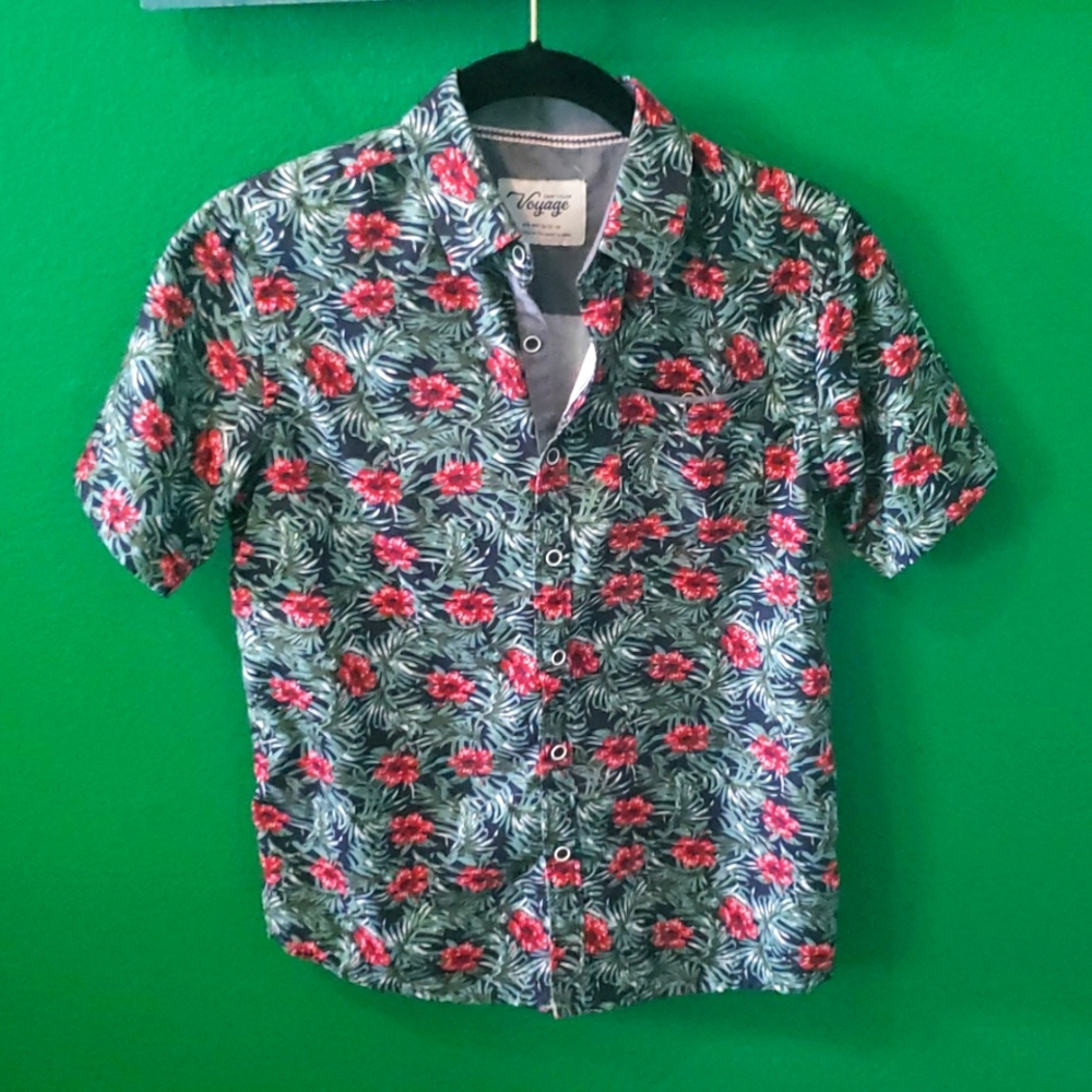 Boys NWOT button shirt sz 10/12 M